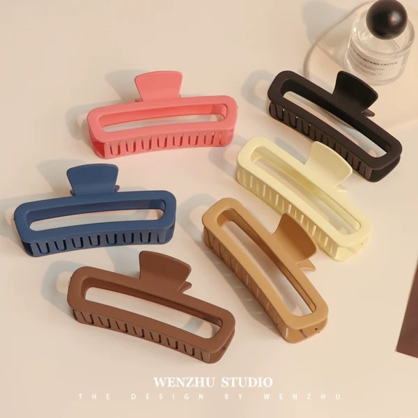 FA819 New Grab Large Hair Shark Clip - Image 5