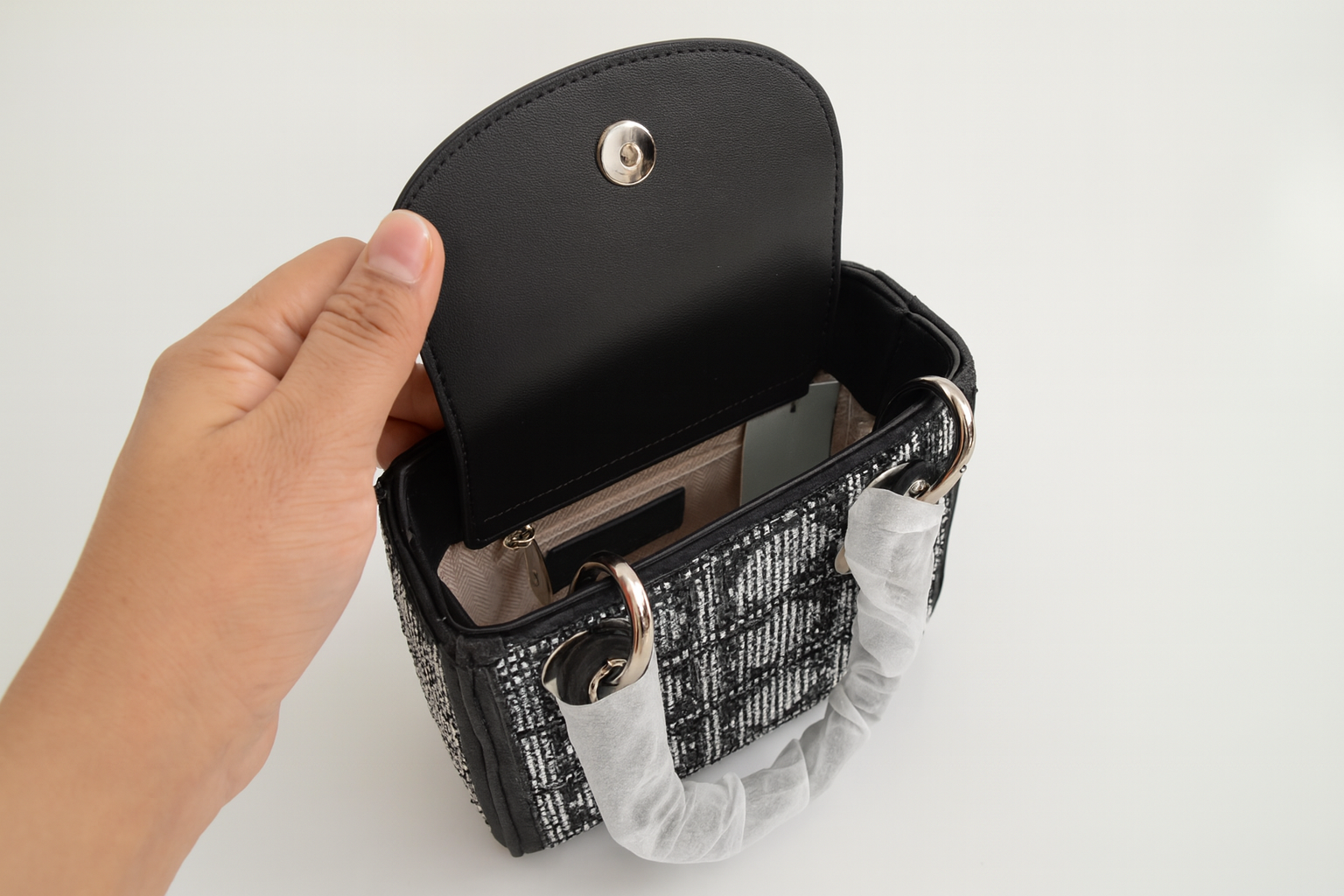 CB063-Luxury Crystal Mini Lady Handbag - Image 4